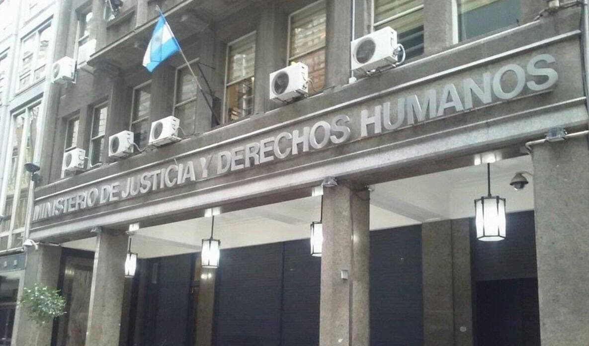 ¡Sí! También hay un código de barras en nuestro DNI